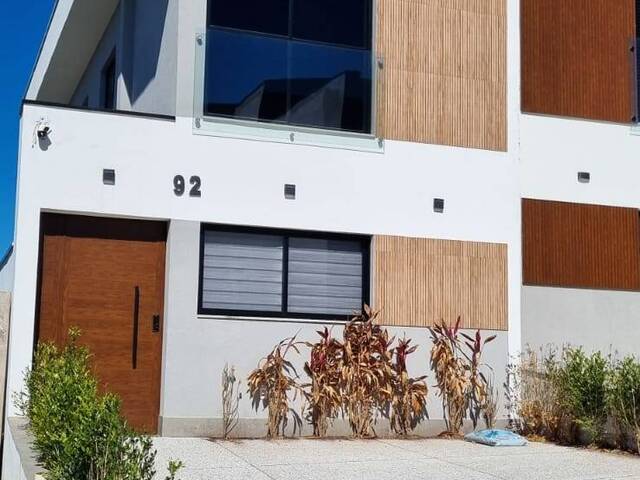 #1897 - Casa para Venda em Cotia - SP