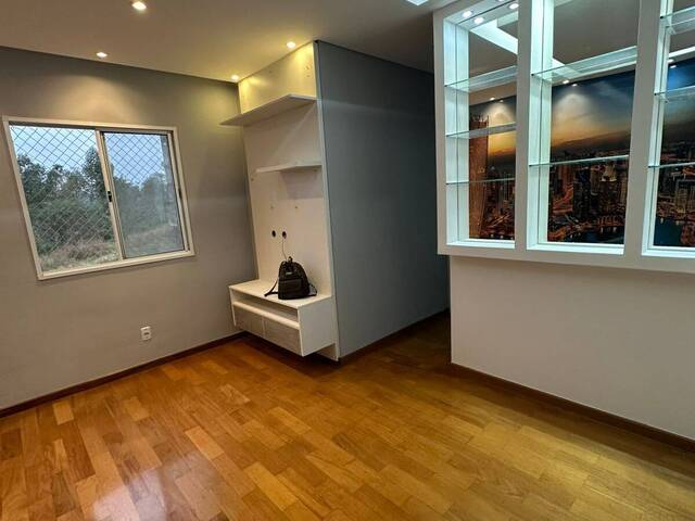 Venda em Jardim Petrópolis - Cotia