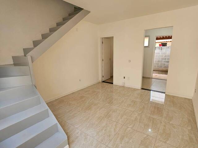 Venda em Água Espraiada (Caucaia do Alto) - Cotia